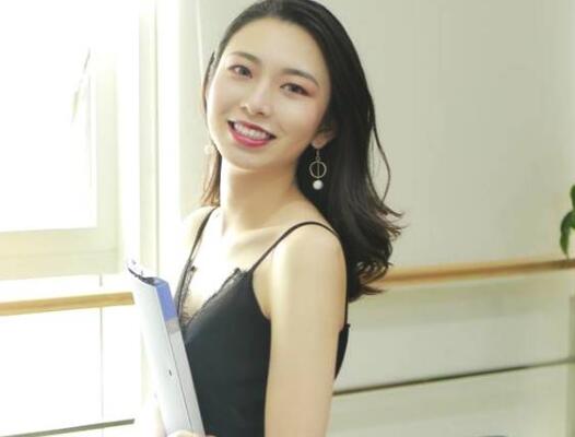 七舅脑爷和闵静是情侣吗