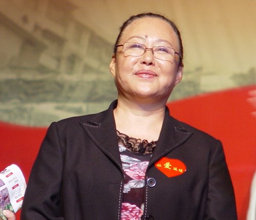 斯琴高娃是哪个民族