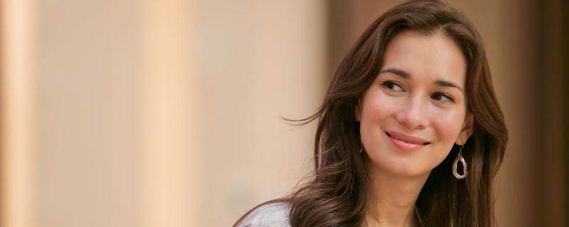 卢靖姗的父母是哪国人