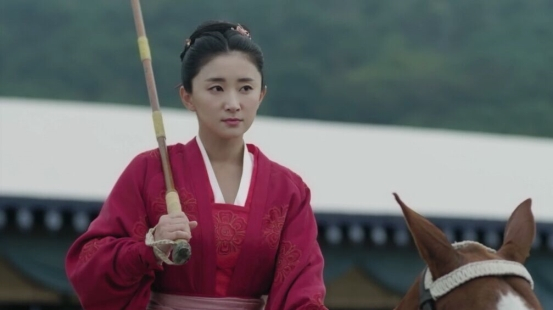 余嫣然余嫣红什么关系