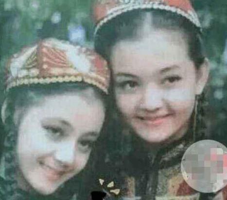迪丽热巴晒出小时候照片