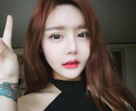 韩安冉在《我是大美人》第20160928期,在节目的第40分钟多一点开始