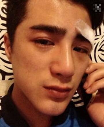 姜潮九宫格哭泣什么梗