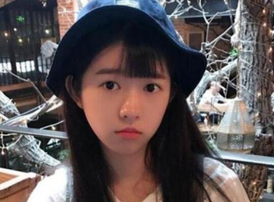 何蓝逗高中在哪读