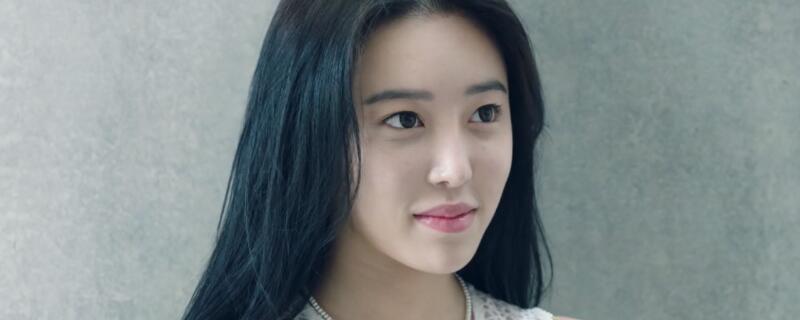 电视剧《班长殿下》中,和美的扮演者是肖妍倪,肖妍