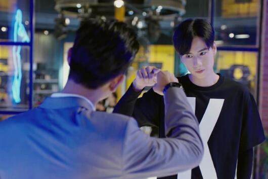 吴白和韩商言是亲兄弟吗