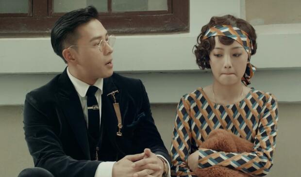 沈听白一出场就表现出了对曲曼婷的喜欢,但是曲曼婷却邂逅了顾燕帧