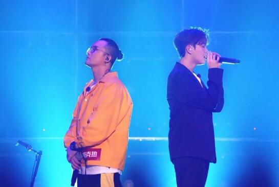 那吾克热飘向北方第几期