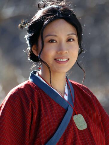 闫妮多少岁演的武林外传