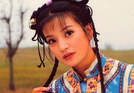 小燕子的本名是什么