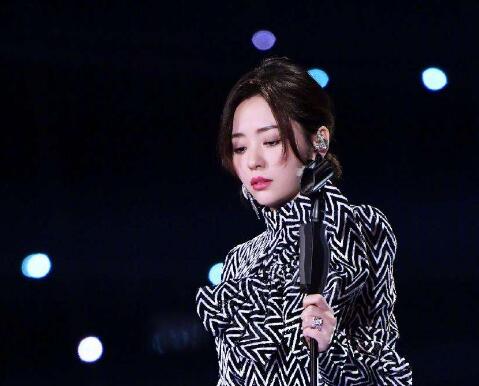 张靓颖白月光是第几期