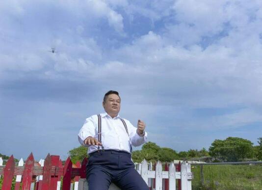 李荣浩年少有为mv讲的是什么故事