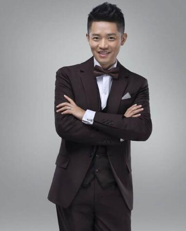 嗨唱转起来曾毅唱的什么歌