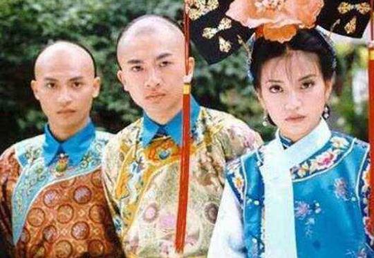 还珠格格尔泰喜欢过小燕子吗
