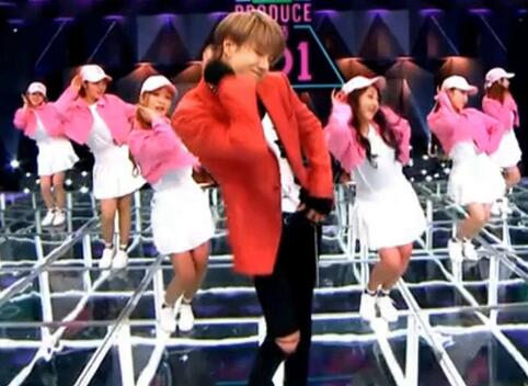 王一博穿红色衣服跳舞的是哪一期