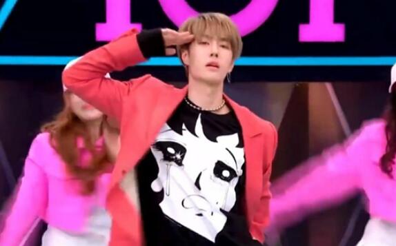 王一博穿红色衣服跳舞的是哪一期