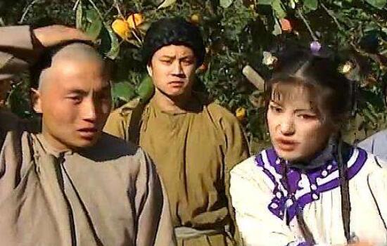 小燕子偷柿子被狼狗追是哪一集