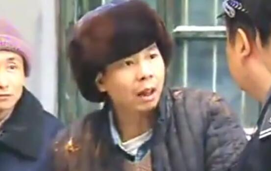 东北一家人偷井盖哪一集