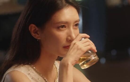 三十而已王漫妮哪一集遇到梁正贤