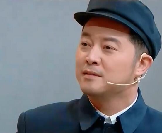 苏有朋还有宋丹丹,巴图,在第三关欢声笑语中贾玲沙溢带来了小品《钟点