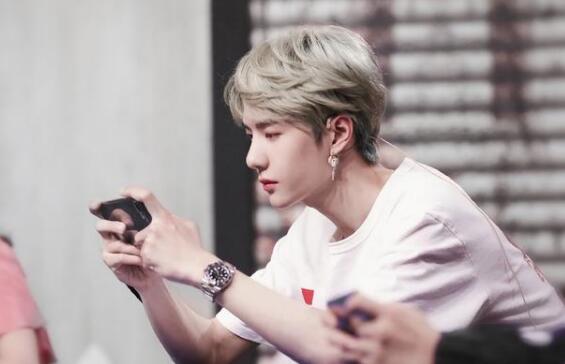 王一博吃鸡直播什么节目