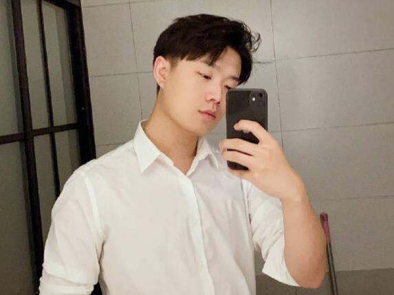 服装师张突然个人资料毕业哪里
