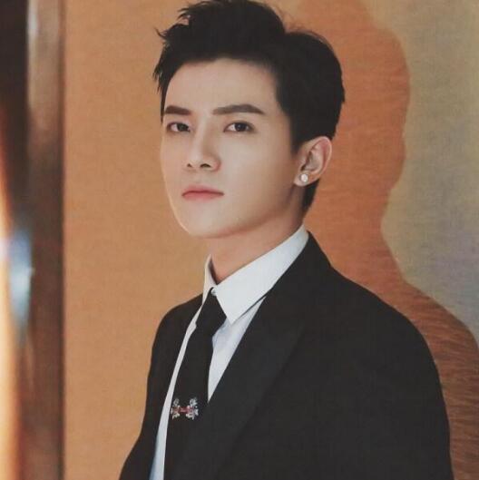 吴俊余是哪一届快男
