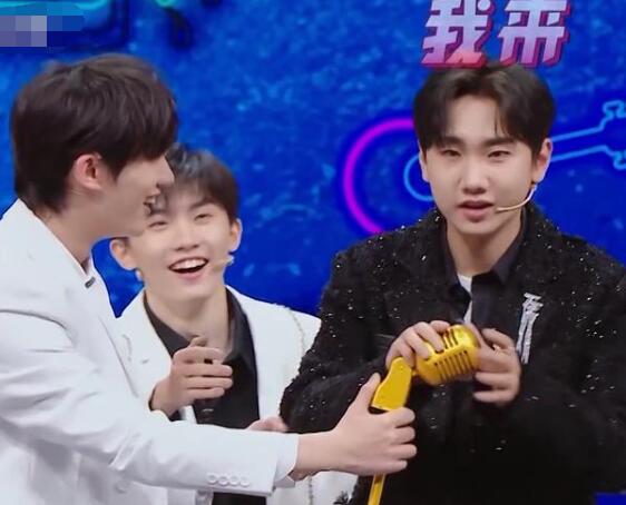 张靓颖王牌对王牌镜头少怎么回事