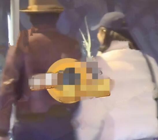 马思纯张哲轩怎么认识的