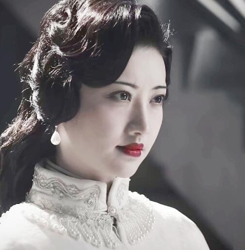 李依晓在司藤里扮演谁