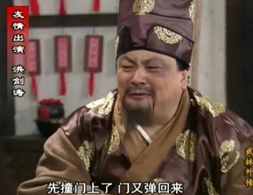 钱掌柜是初代军艺校草