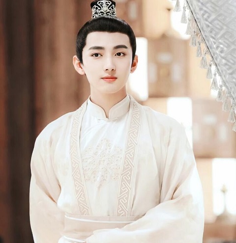 白玉思无瑕江天凌喜欢谁 江天凌黑化了吗结局怎么样