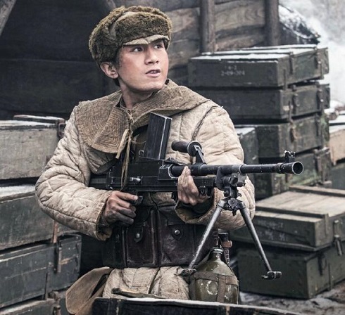 理想照耀中国我们的阵地原型是谁