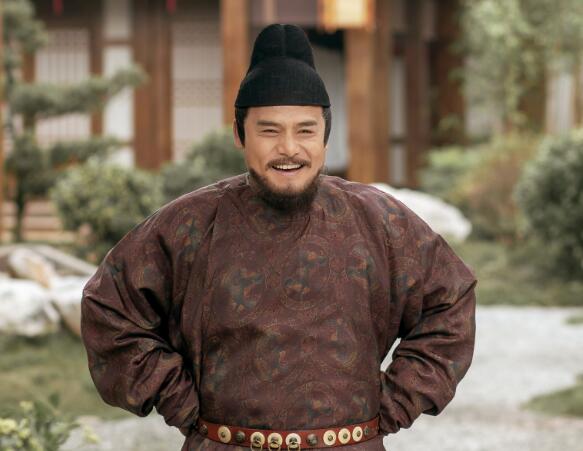 所以鲁国公盛骁靖就是根据程咬金创作出来的,程咬金是唐朝名将,他是