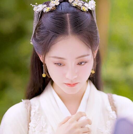 和尉迟龙炎,阮阿瑜和尉迟龙炎,封尘月和尉迟龙炎,顾轻烟和尉迟龙炎