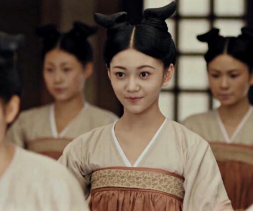 据悉,小鹿一开始在傅柔身边,后来成为了秦王的丫鬟,小鹿是傅柔在掖庭