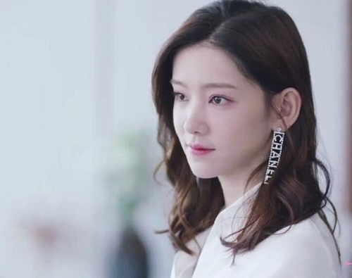 一不小心捡到爱安心是谁的女儿