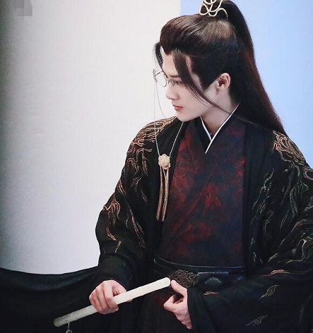 烽火流金顾昀的眼睛和耳朵是怎么回事