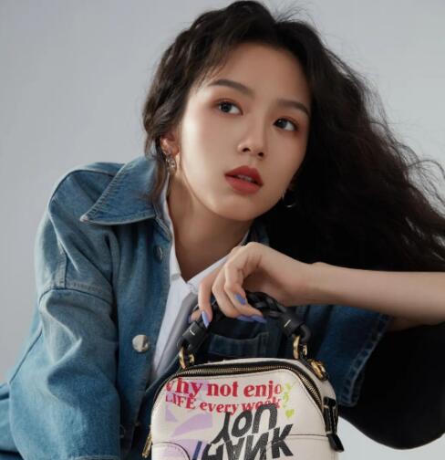 周也为什么叫女鹅