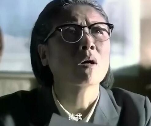 风筝里的女首长原型