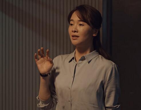 《理想照耀中国》之《时光列车》结局是何念念意识到妈妈何秀英工作的