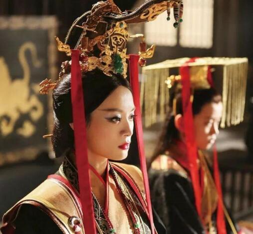芈月是秦始皇的高祖母,秦始皇嬴政是芈月的玄孙,芈月的原型是中国历史