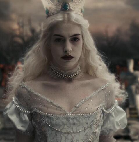 爱丽丝梦游仙境白皇后是好人还是坏人