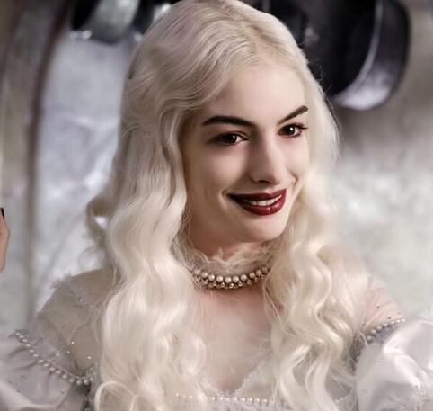 爱丽丝梦游仙境白皇后是好人还是坏人