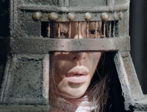 五曜神珠是薄野景行的师父在西域发现的一枚奇珠,可以综合体内的阴阳