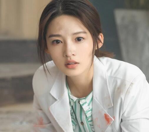 卓然和裴俞为什么互换身份