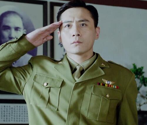 方孟敖对待感情很专一,他喜欢何孝钰,最后如愿以偿和