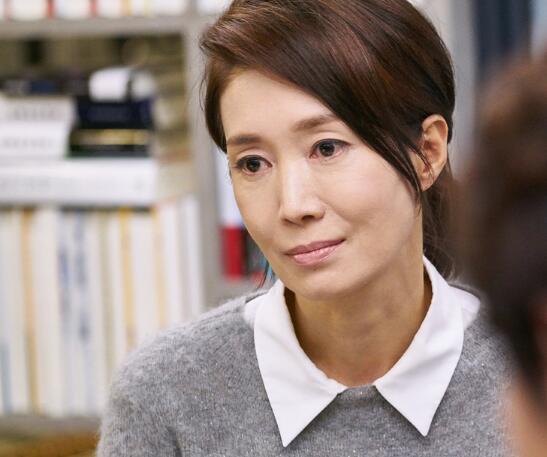 蓝色大海的传说许俊宰妈妈身份