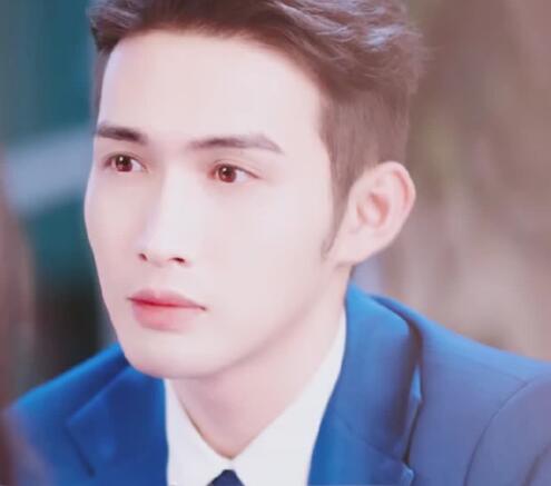 我和我们在一起许诚逸最后和谁在一起了