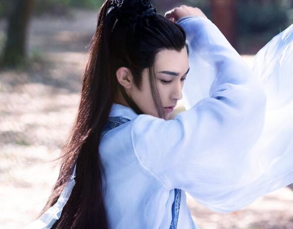 百灵潭春妖身份